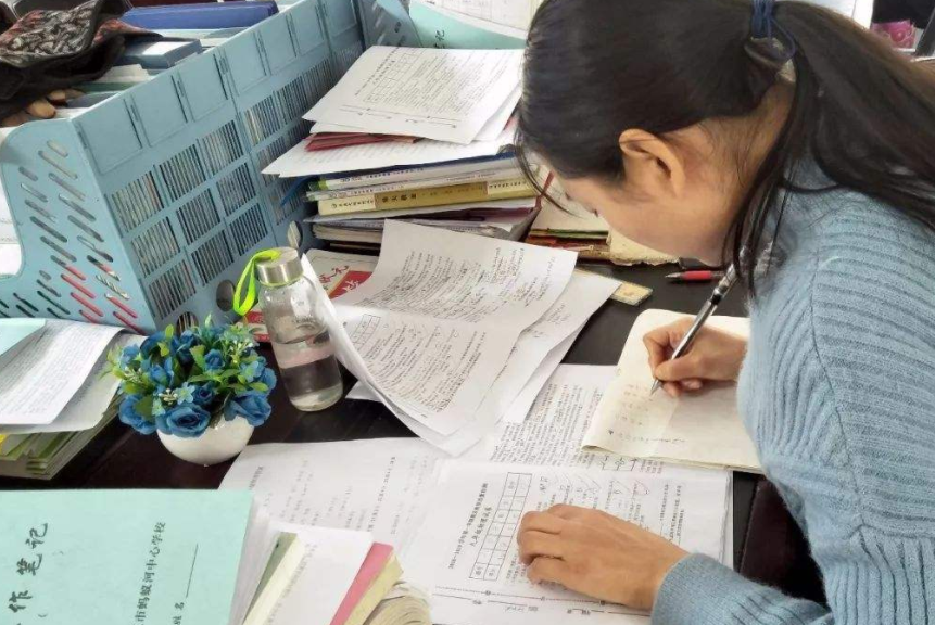 期末考试结束，数学老师的快乐又来了，“零蛋”画得越来越顺手了