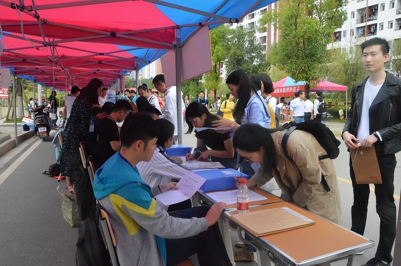 关于入学档案，大一新生要提前了解清楚，影响报到和大四毕业