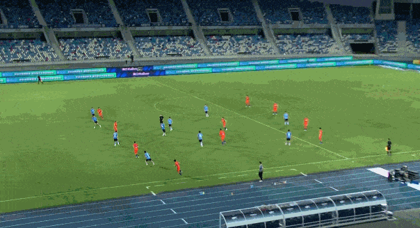 CCTV5直播广州城VS大连人！谢晖锁定黑又硬 拿3分需解决最后20分钟