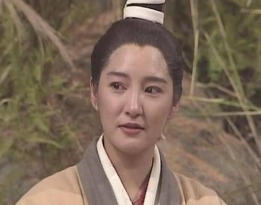 "李莫愁"雪梨:与大15岁男星相爱,18岁为他生子,可惜至今单身