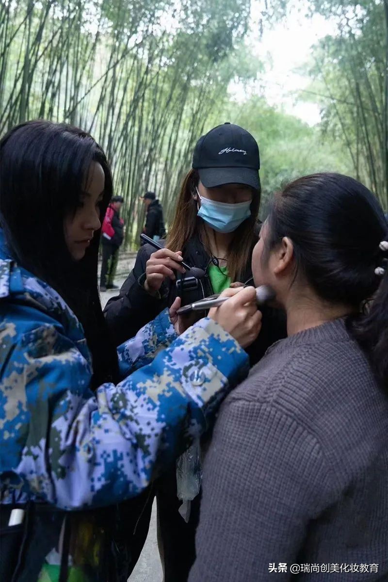 想学化妆犹豫不决？听听职业化妆师的自述