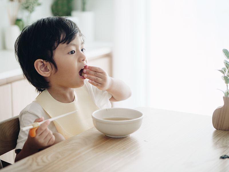 最新儿童身高标准出炉，8岁达到1米3，你家孩子达标了吗