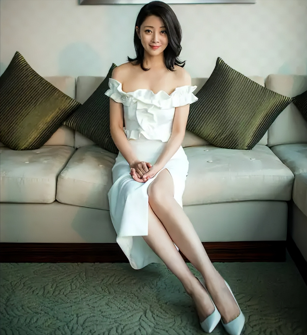 越老越有韵味的9位女星,腰是腰,腿是腿,个个都是极品美女!