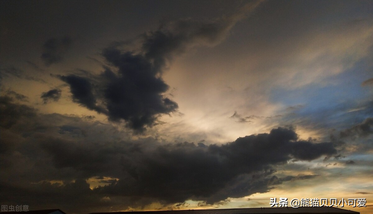 疫情以来，第二个并不平静和平凡的平安夜，几个微妙的信号解析