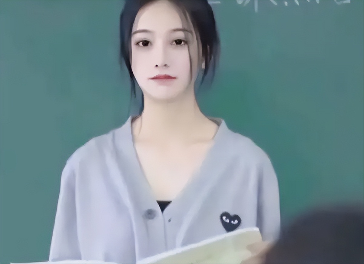 北科大女教师“撞脸”明星，集美貌与才华于一身，学生争抢来上课