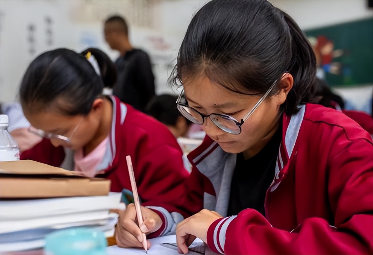 2022考生有福了，资深班主任表示，想考高考600分应该怎么努力？