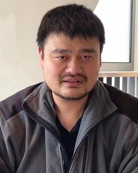 姚明nba为什么退役了(41岁姚明近照曝光,身材发福严重