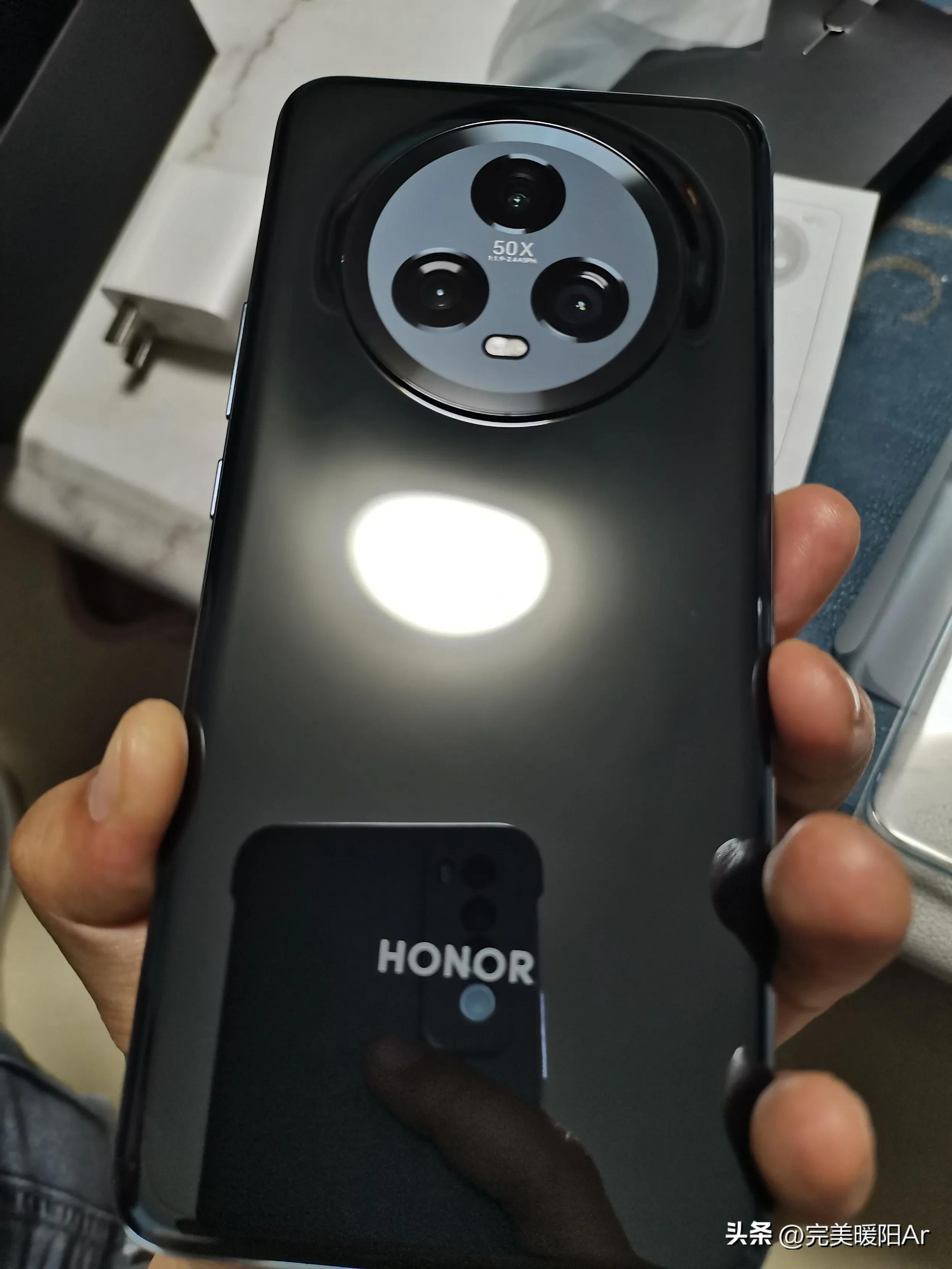 1,拍照是真的不行,算法拉的一批,完全没有4000元档位手机该有的表现.