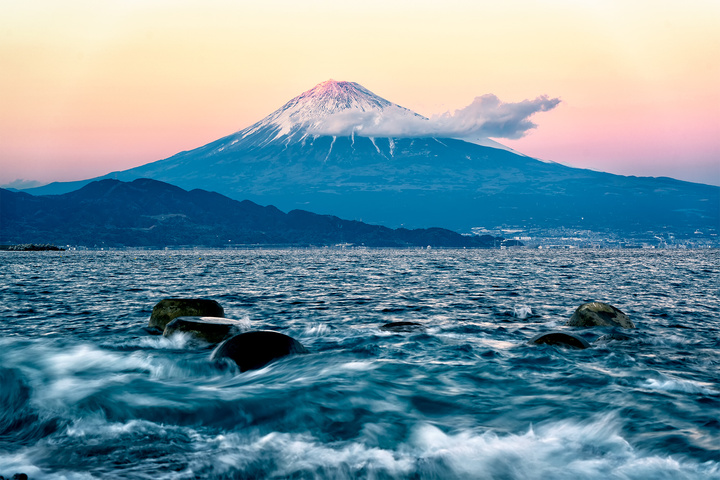 富士山为什么会成为日本文化的象征？