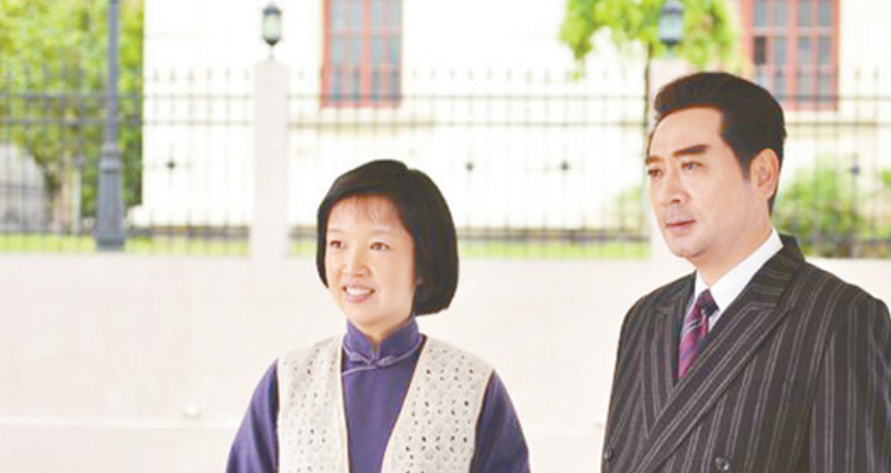 忠贞者邓颖超：青年时期的她有多优秀？她与周总理如何走到一起？