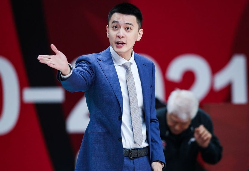 辽宁男篮第三阶段第三外援（辽宁男篮第3外援实锤！杨鸣却开口引争议，球迷：下一个莫兰德？）