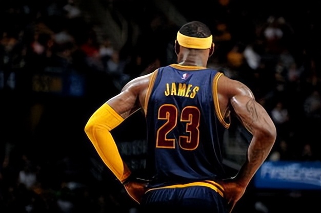 18年nba骑士为什么大洗牌（18年总决赛，骑士被横扫是詹姆斯的问题，还是队友的实力太差？）