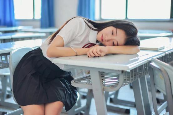 当代男大学生：宁愿一直打游戏，也不追女生，真实原因扎心了