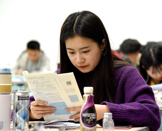 相关部门发布消息，大学生考证需谨慎，这些证书考了也用不上