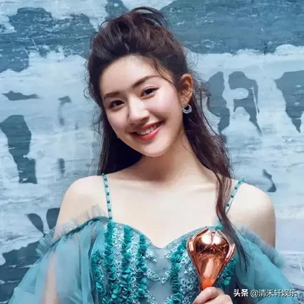 赵露思，最后一张嘟嘴照，特别好！可爱无敌，也特美