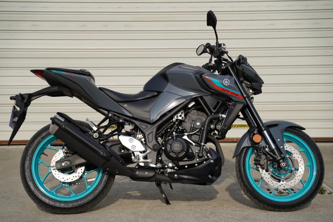39800元的进口运动街车,雅马哈mt-03静态展示