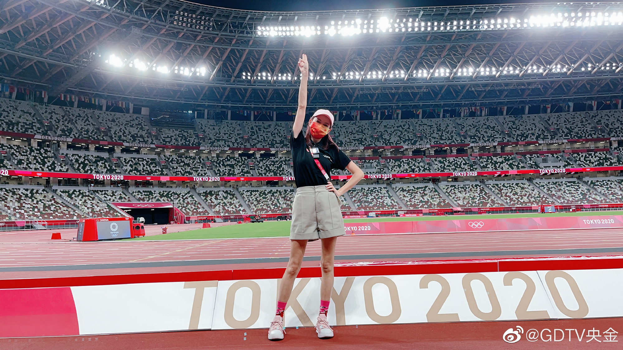 张媛 主持风格沉稳冷静,端庄得体,落落大方.