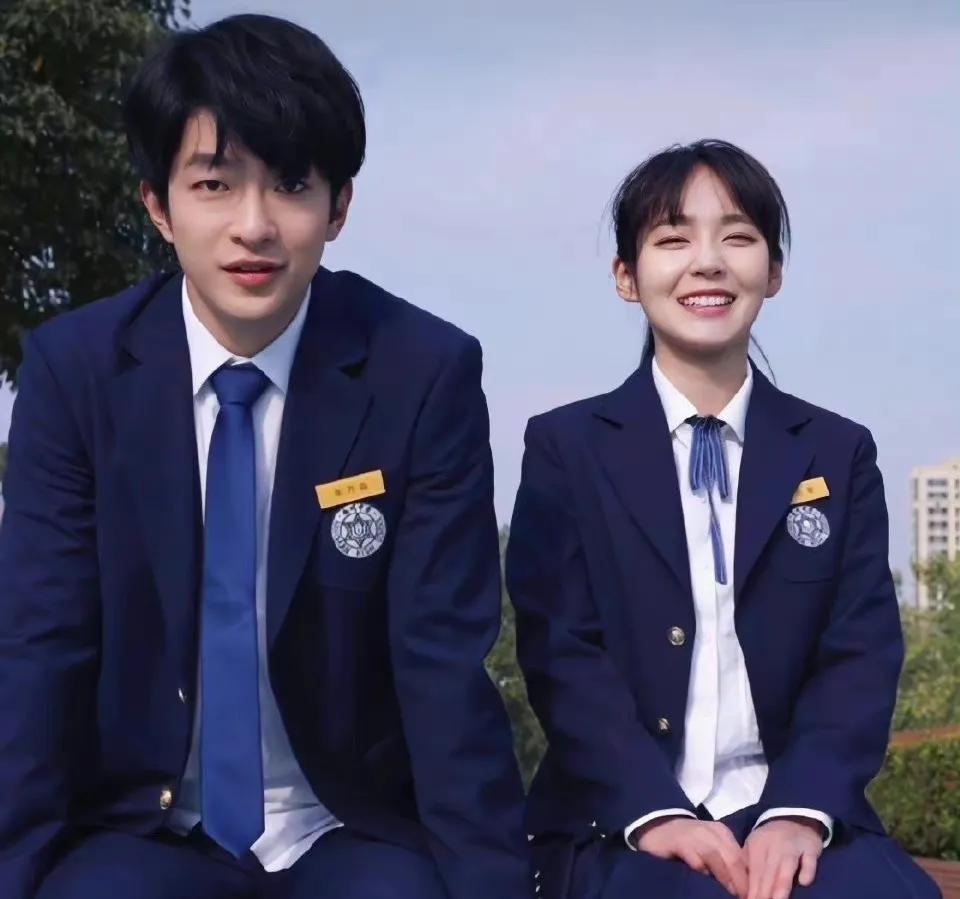 30岁以上还能演学生妹的女星，只服这5位，辨识度高不说，还灵动