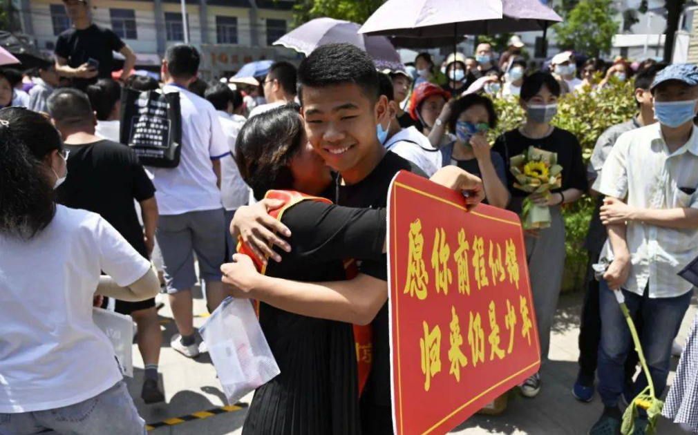 高考和中考当天，家长应该全程陪同吗？过来人给出建议