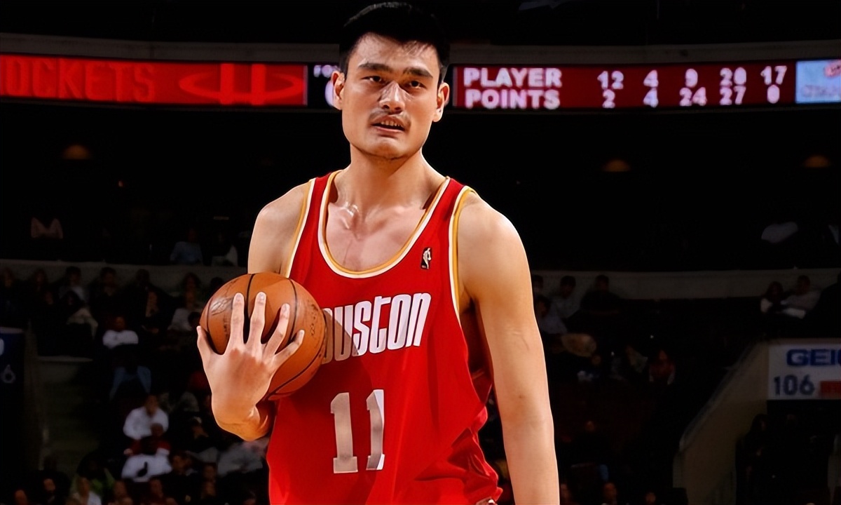 有哪些明星喜欢看nba(人气爆棚！盘点全明星票王次数最多的十大球星：科比仅排第三名)