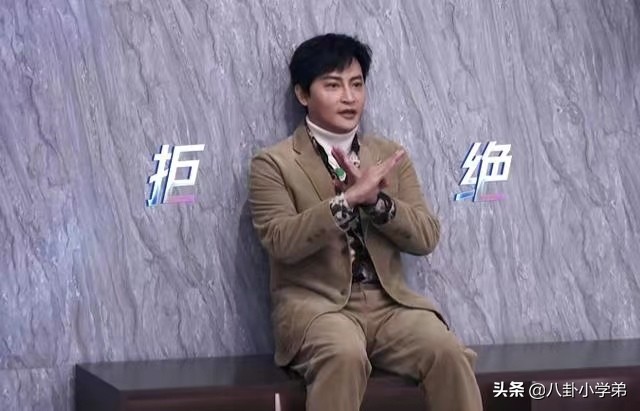 明明长着一张相似的脸，一个洋气一个“土气”，颜值差距太大了