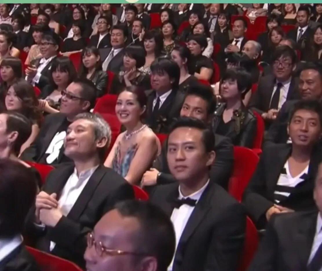 明星卖穷，真的那么惨？为你们心痛，看看吧，老百姓最伤不起的事