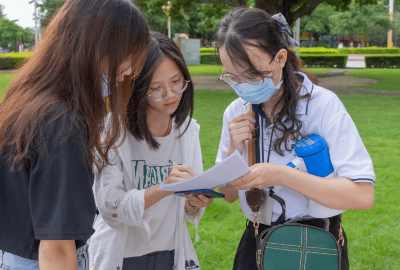 挤不进的圈子就别挤了，上大学才发现，家境不同的人很难成朋友