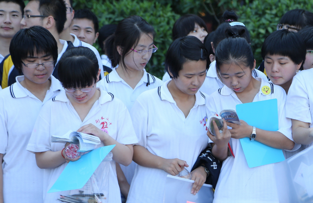 河北700分也考不上清华？670分以上考生扎堆，升学率却没有变化