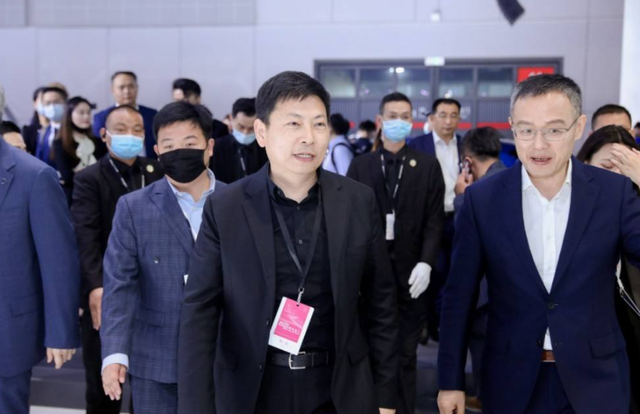 “老将”相继出走，华为这次真的走错了路？