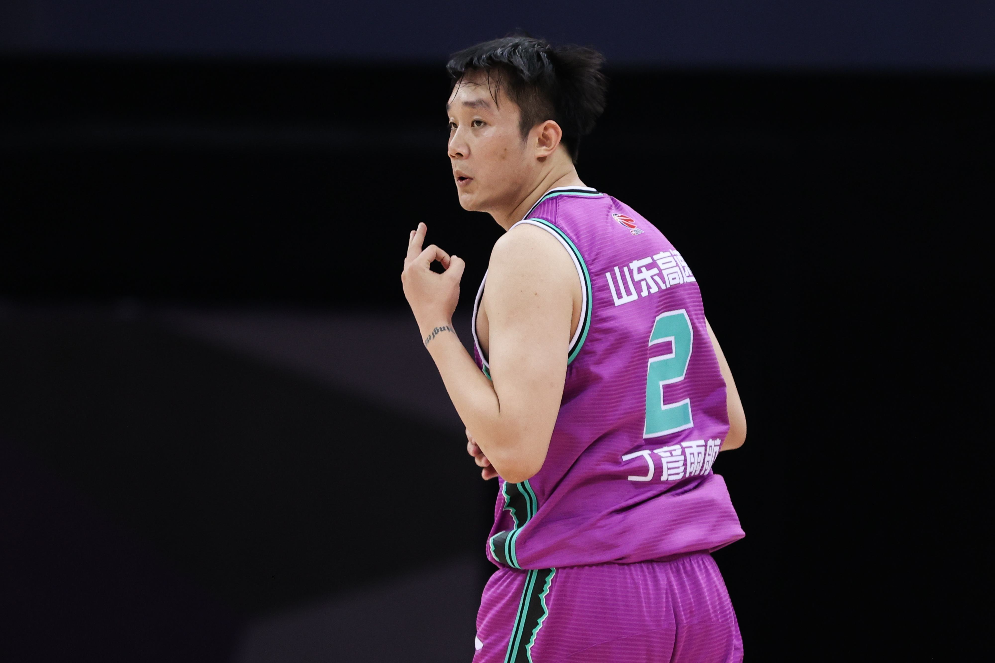 nba中哪些球员有髌腱炎（从此你我皆为过往！但，四字外援那颗倔强的心没有死）