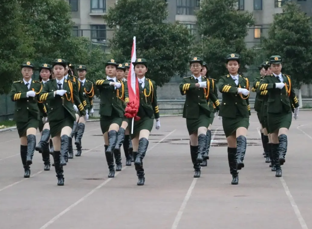 高考进入倒计时，全国唯一一所只招收女生的学校，开始招收男生
