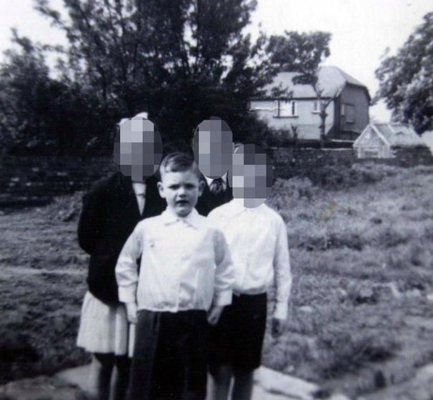 英国“食人魔”专杀恋童变态，被锁地牢38年，网友：比死刑残忍