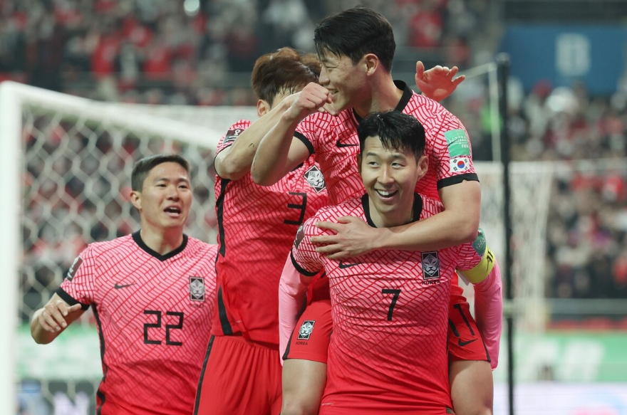 力压亚洲第一(2-0到2-0！韩国力压亚洲第一，终结16年耻辱，孙兴慜仍直呼：遗憾)