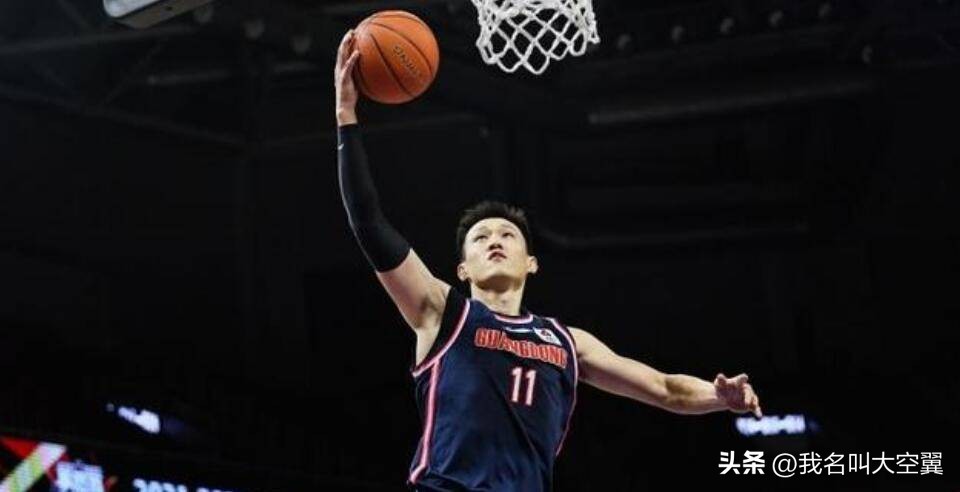 現在cba教練為什么打外援（CBA豪門廣東男籃，為何會讓周鵬加盟深圳，原因出在哪里）