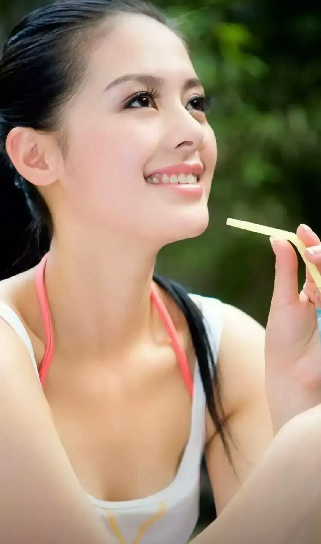 请欣赏40位明星独特灵秀的侧颜之美