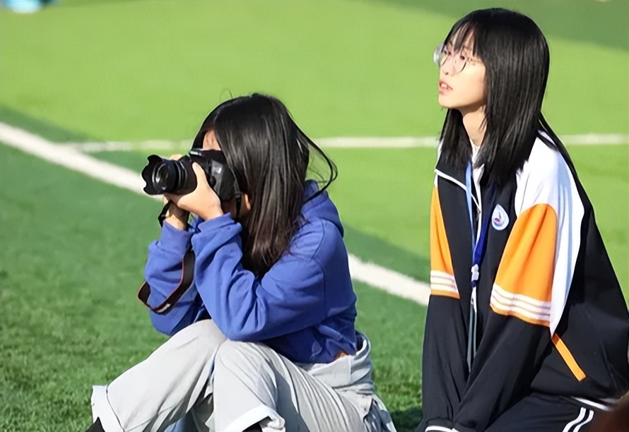 喜欢拍照片,所以在上了大学之后,就动了想要进入摄影社团的想法