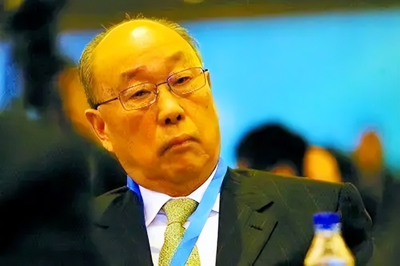 郭丽军本身业务能力存疑,作为一位高管,其对于双汇企业的的生产,采购