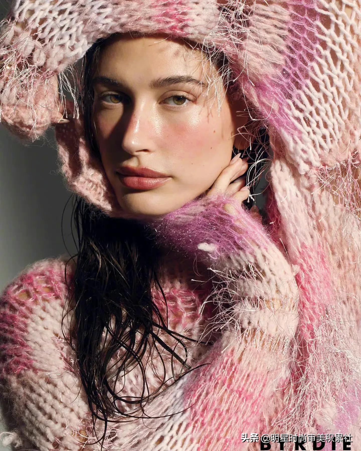 Hailey Bieber x《Byrdie》June 2022｜清透妆容下的怼脸特写