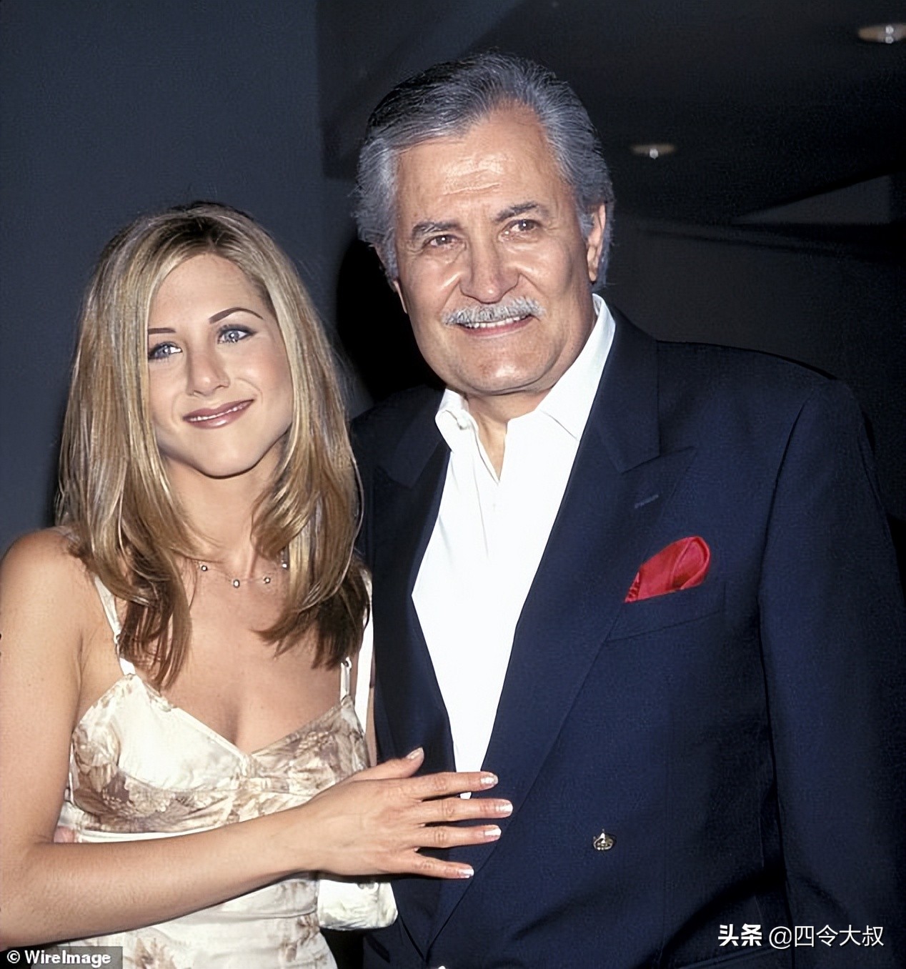 布拉德·皮特53岁前妻对网红质疑，遭网友炮轰，称其“裙带宝宝”