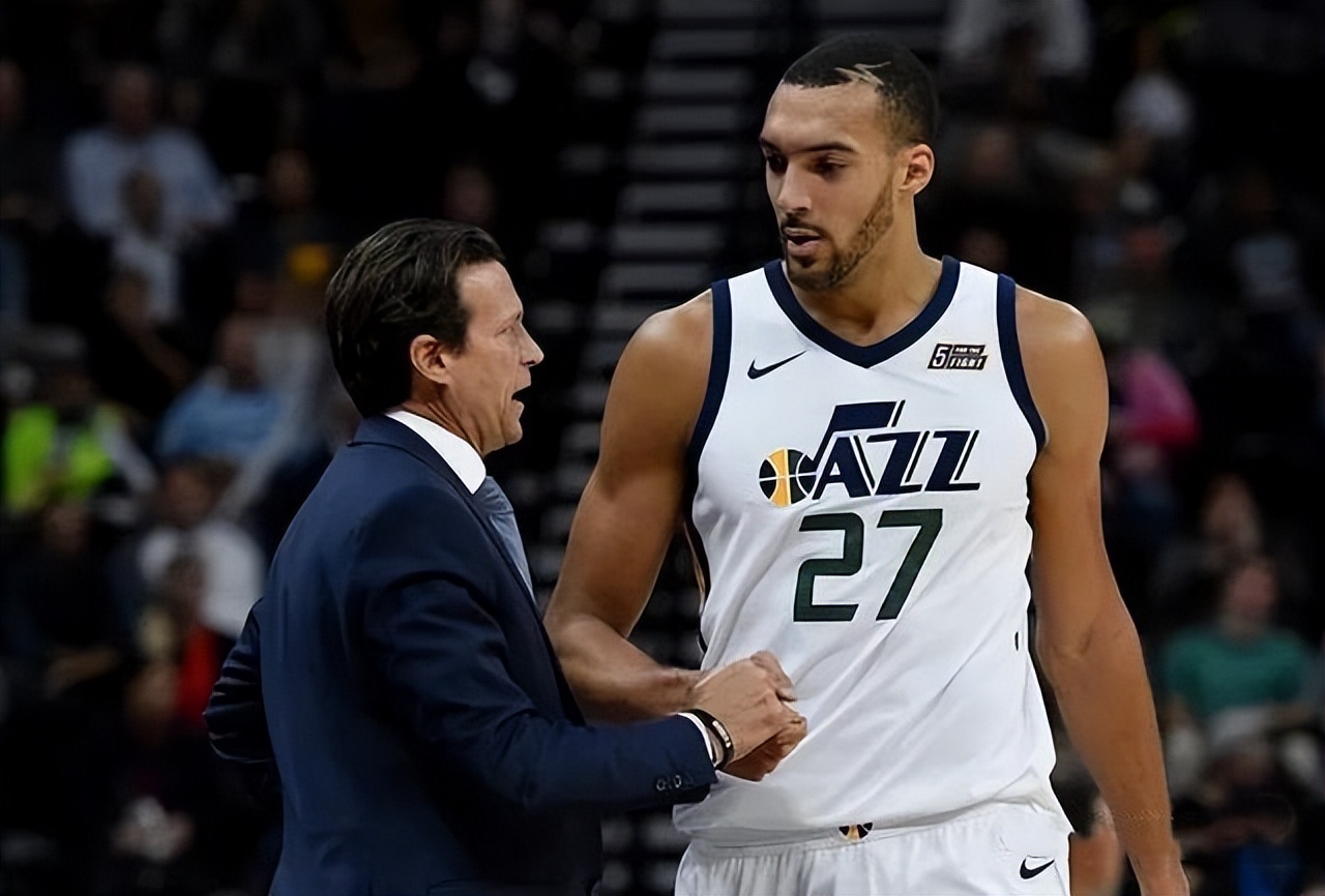 為什么nba中鋒移動那么快（被淘汰，被鄙視！論傳統中鋒在現代籃球里的重要性）