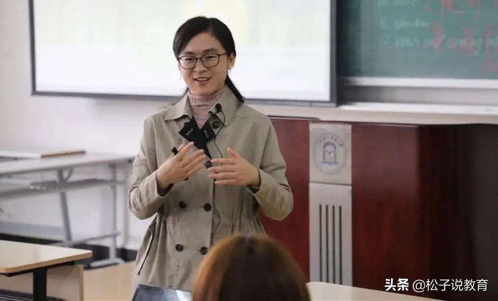 當(dāng)教研組長(zhǎng)評(píng)職稱有用嗎 教研組長(zhǎng)是學(xué)校中層嗎(圖4) 當(dāng)教研組長(zhǎng)評(píng)職稱有用嗎 教研組長(zhǎng)是學(xué)校中層嗎(圖4)