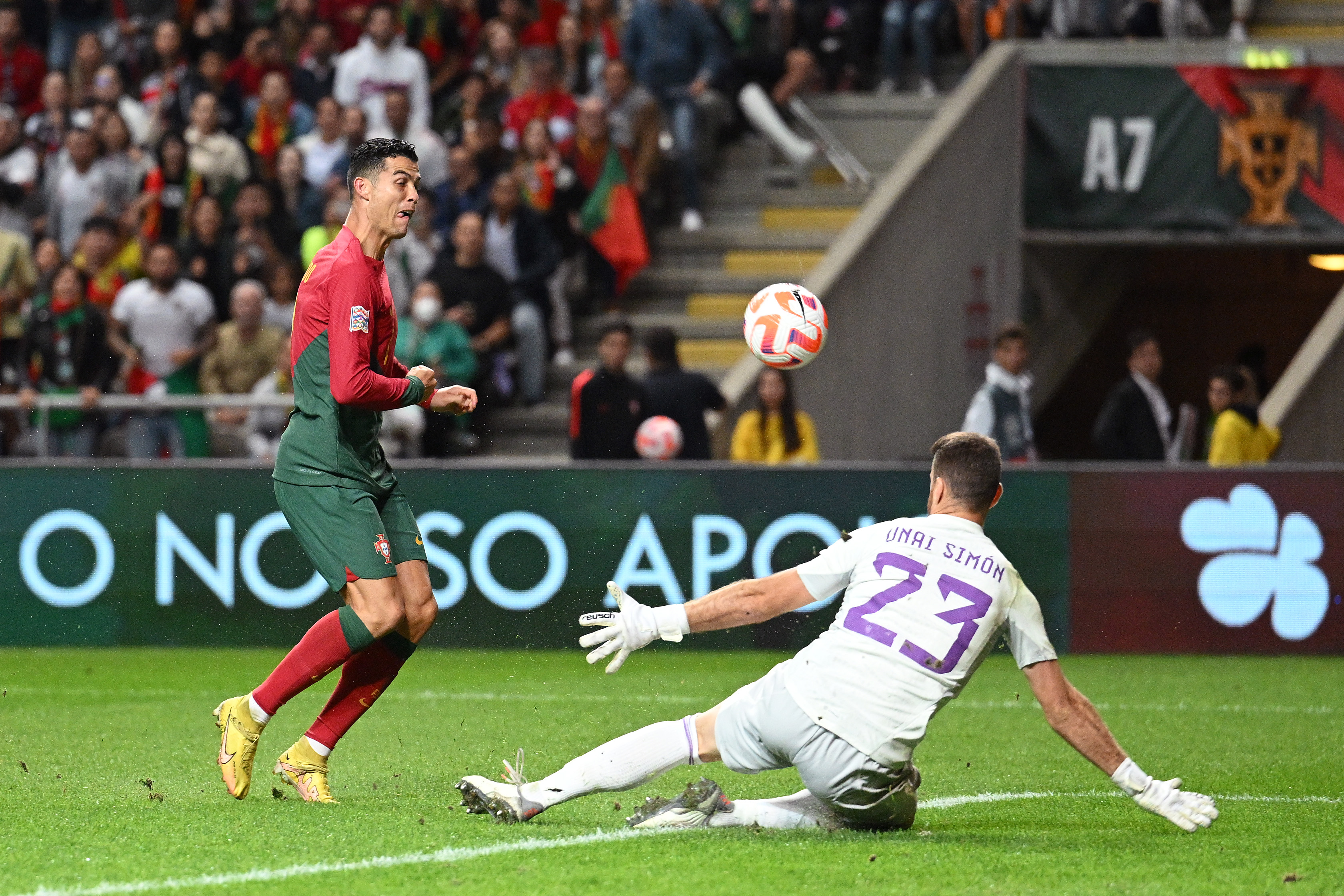 16世界杯西班牙对葡萄牙(欧国联-C罗错失良机 莫拉塔第88分钟绝杀 西班牙1-0葡萄牙进四强)