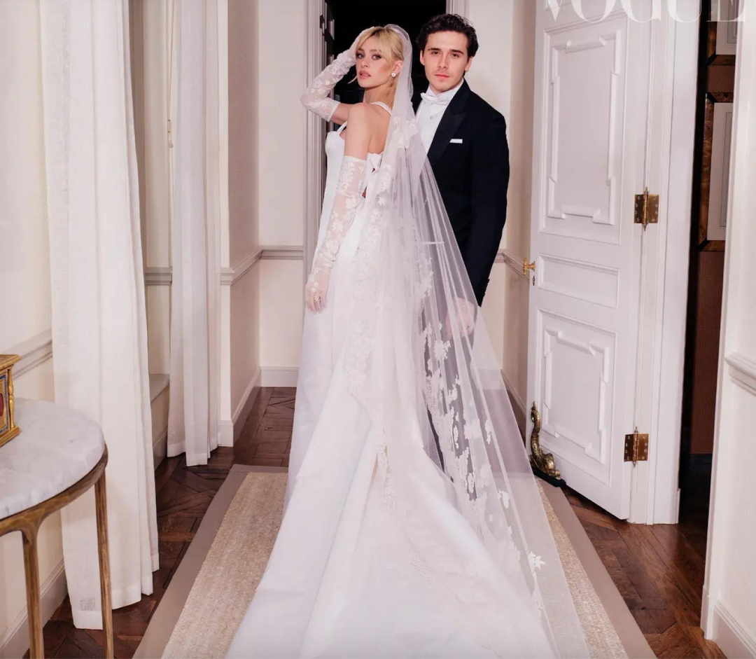 害得尼可拉去找valentino救场,差点来不及"而另一位自称了解"婆媳婚纱