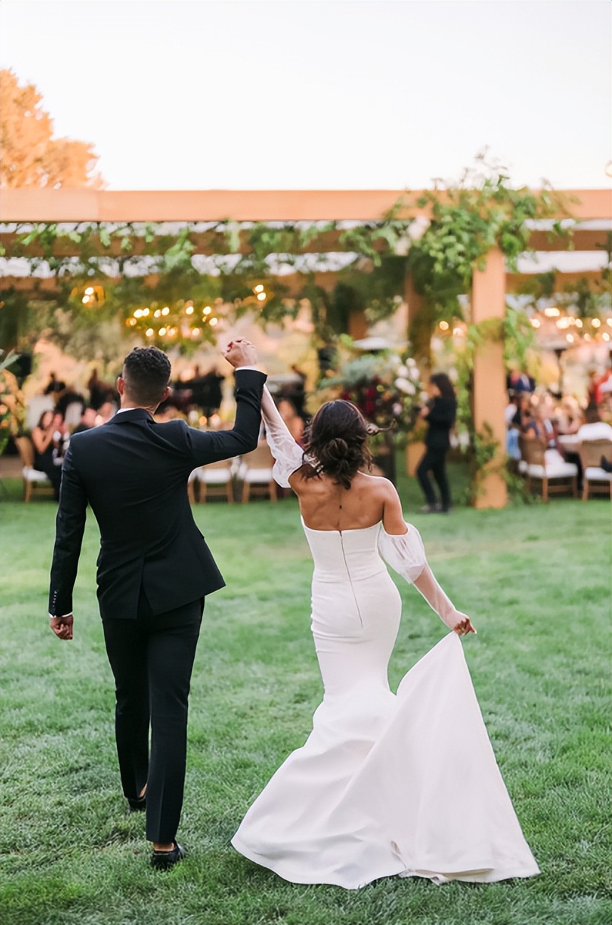 英格兰幸福时代来临（好莱坞美女大婚！曾换两次肾、透析暴瘦，如今被祝福：一定要幸福）