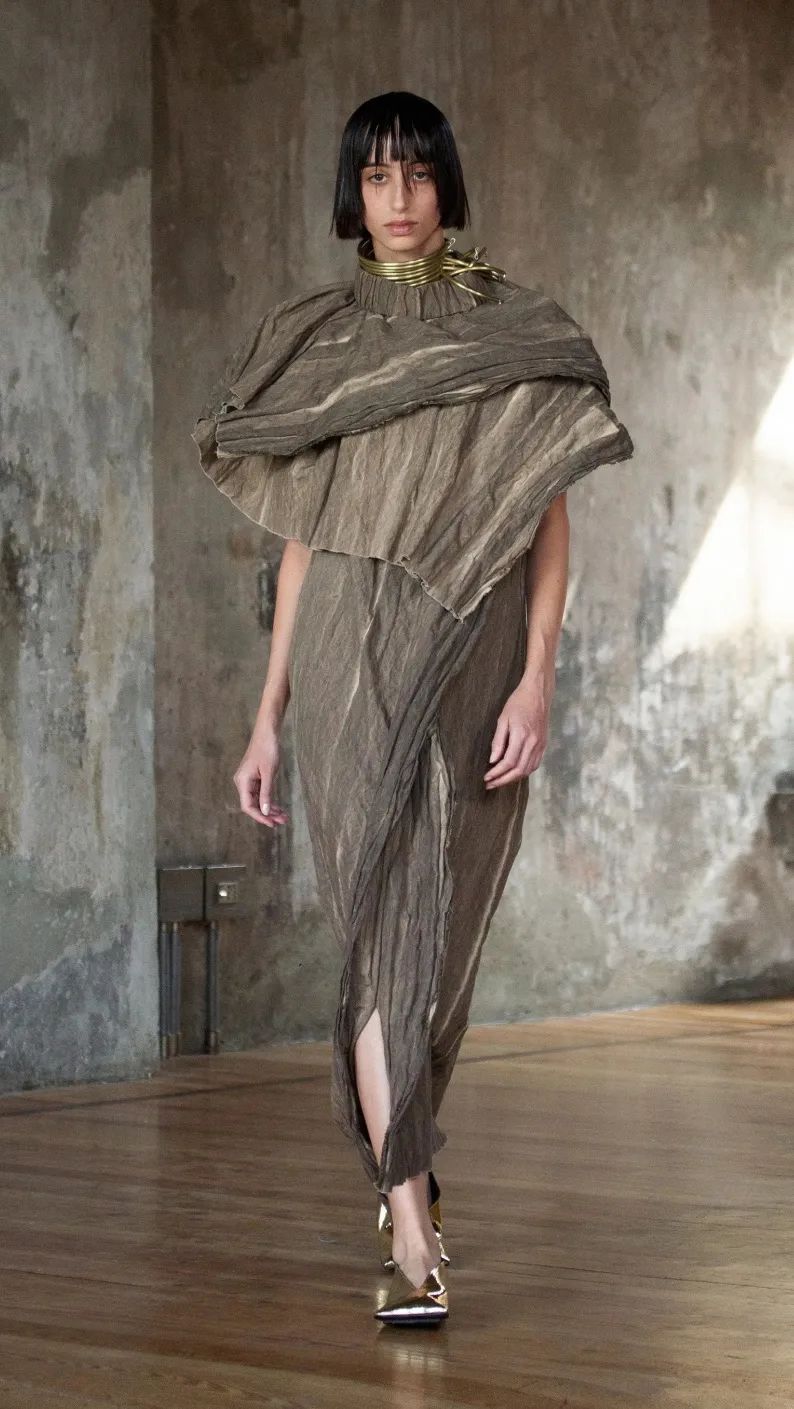 法国巴黎时装透露服装展(巴黎时装周的9天,好像过了半个多世纪)