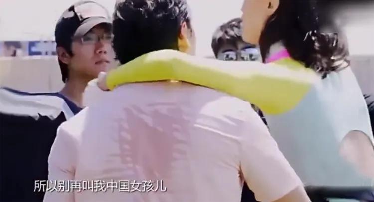 她为什么被骂 滚回去做美国人 因嫌弃自己是中国人，又想回国捞金