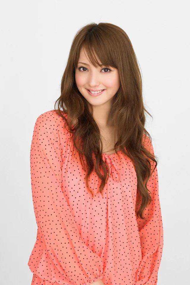 佐佐木希 日本超人气模特、演员、被誉为全球100张最美面孔第32位