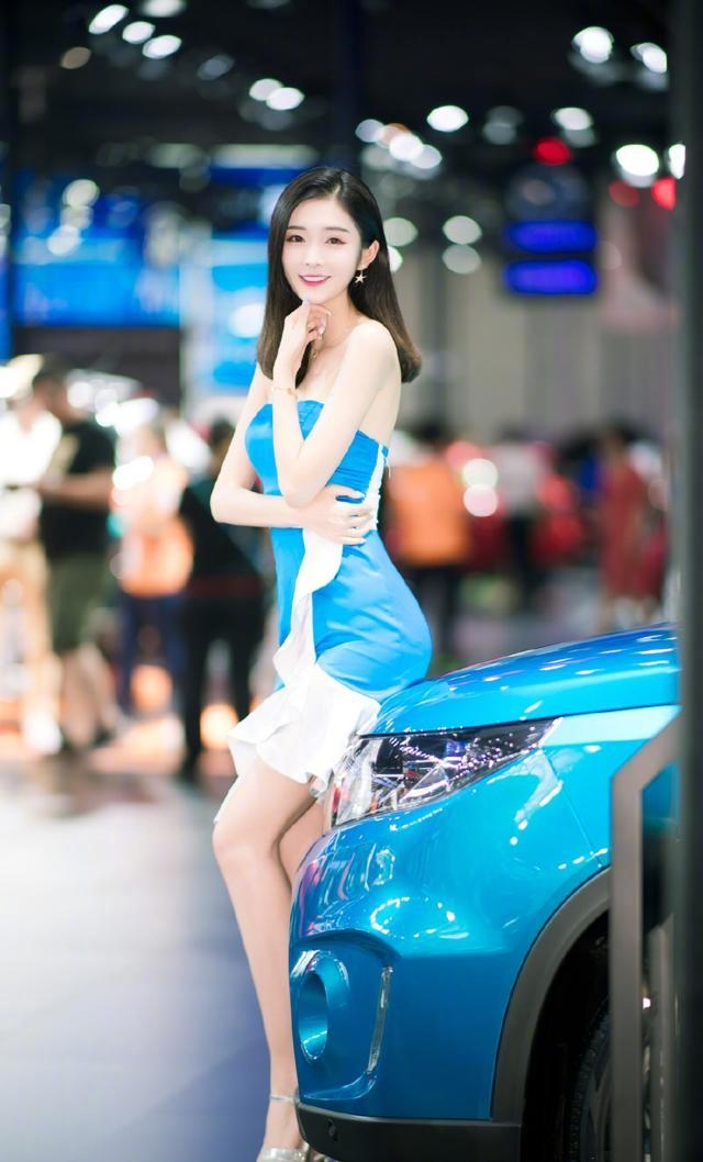 青春靓丽美女车模