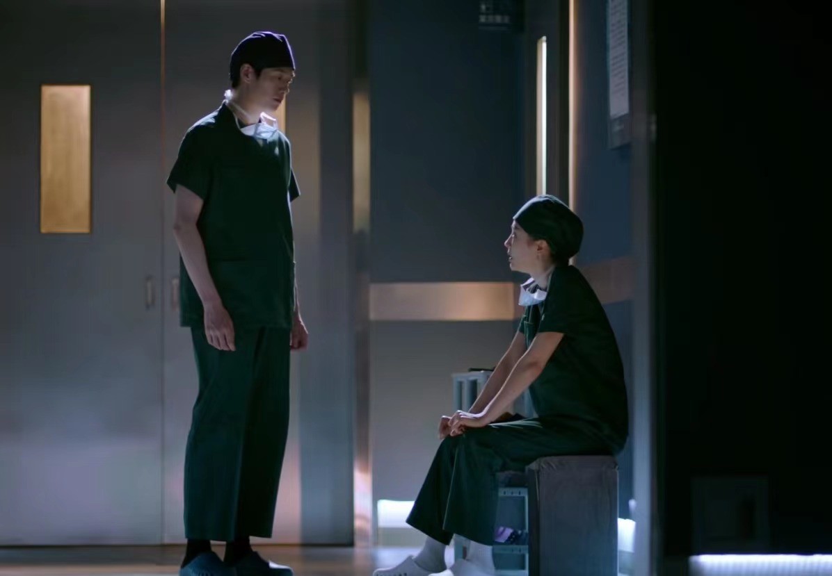 《关于唐医生的一切》开播！王耀庆刘奕君演配角，这阵容该爆了吧