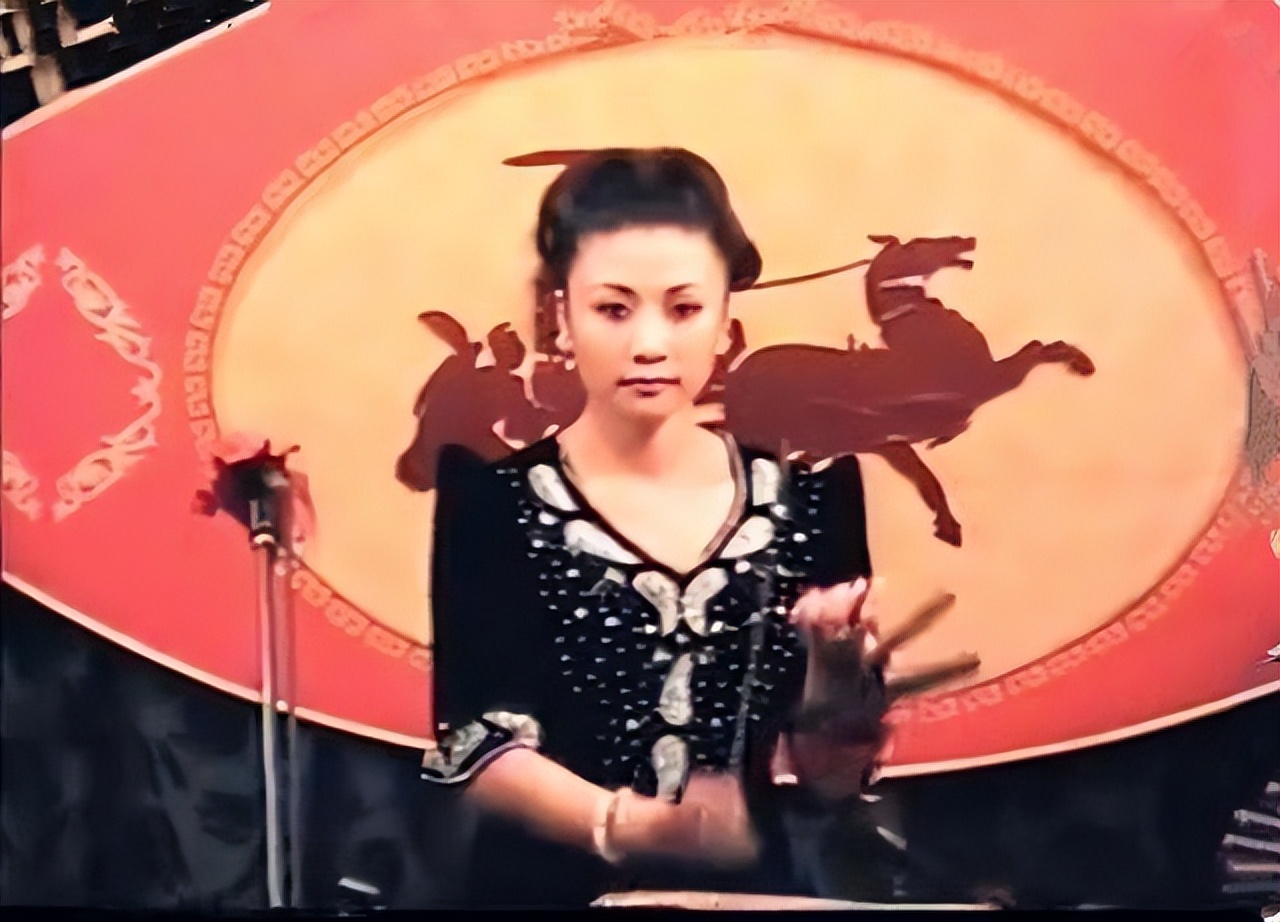 下嫁郭德纲，二婚媳妇为他卖车卖首饰，多少女人埋怨丈夫没出息